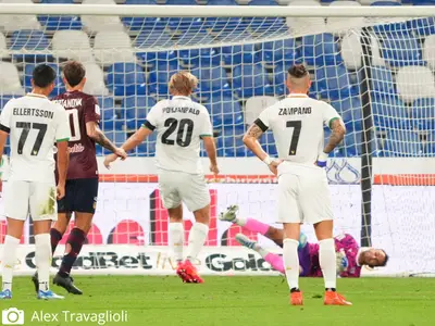 Bardi neutralizza il rigore di Pohjanpalo nel match dell'andata - foto Alex Travaglioli