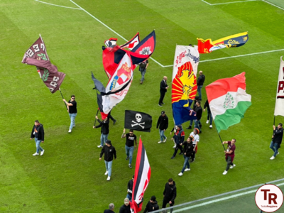 Tifosi granata e rossoblù insieme prima della precedente sfida tra Genoa e Reggiana