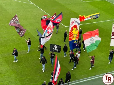 Tifosi granata e rossoblù insieme prima della precedente sfida tra Genoa e Reggiana
