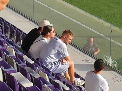 Lucas Beltran sugli spalti del Viola Park, foto FiorentinaUno