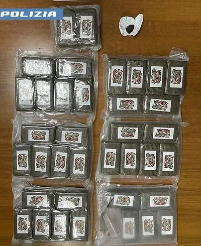 droga sequestrata a taranto