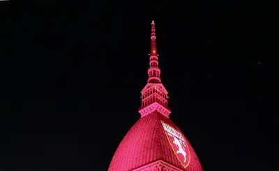 Torino, la Mole Antonelliana Granata