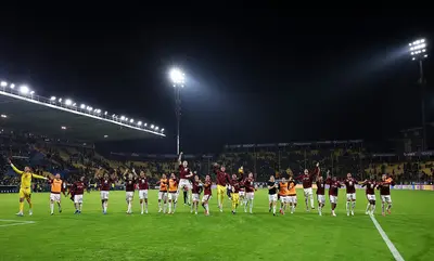 Parma Torino, i giocatori del Torino sotto la curva
