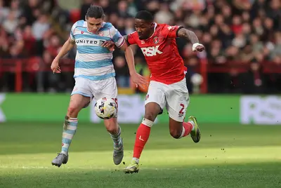 Kayne Ramasay in azione con la maglia del Charlton