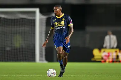 Jackson Tchatchoua, esterno dell'Hellas Verona