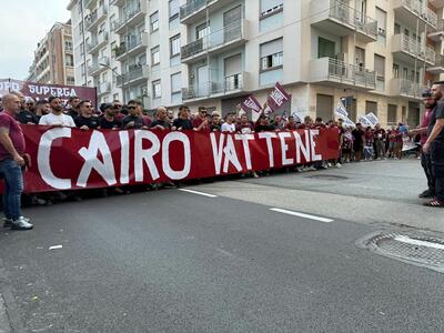 striscione cairo vattene marcia di protesta