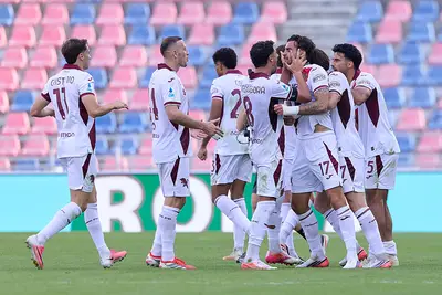 Bologna Torino, esultanza dei giocatori del Torino alla rete di Kulenovic