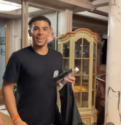 Che Adams