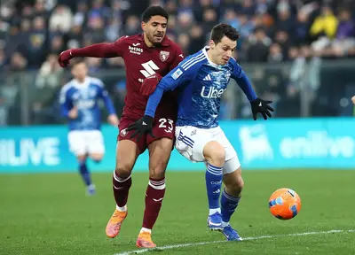 Como Torino, Douvikas segna, Coco annaspa