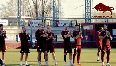 Applausi da parte dei giocatori del Torino Fc - Filadelfia