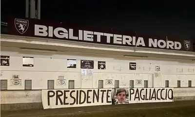 Presidente Pagliaccio - striscione contro Urbano Cairo al Grande Torino