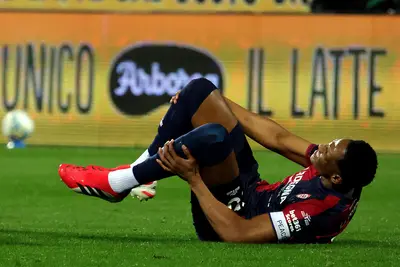 Verso Cagliari Torino: infortunio al polpaccio per Mina
