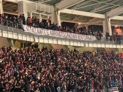 Striscione Torino contestazione