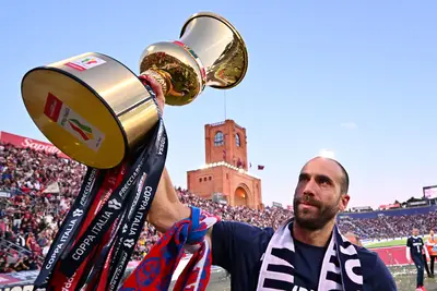 Lorenzo De Silvestri, alza la Coppa Italia