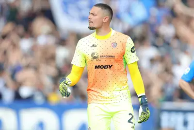 Elia Caprile goalkeeper of Cagliari Calcio in action during the Serie A match between Empoli and Cagliari at Stadio Carlo Castellani on April 6, 2025 in Empoli, Italy.