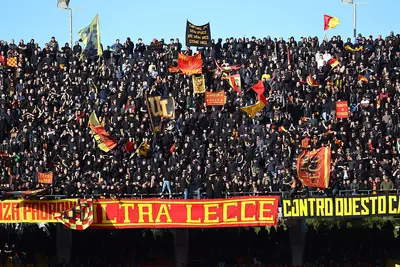 Lecce Torino, scontro tra tifosi