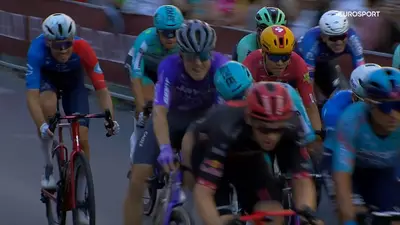 Enrico Zanoncello e la testata ad Ackermann (frame di Eurosport da Domestique via X)