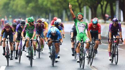 Enrico Zanoncello anticipa tutti al Tour of Taihu Lake © Green Project-Bardiani CSF-Faizanè