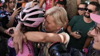 Elisa Longo Borghini e mamma Guidina Dal Sasso © RCS Sport-LaPresse