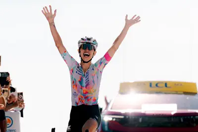 La vittoria di Kasia Niewiadoma ©Lucas Abad (Da Canyon//SRAM)