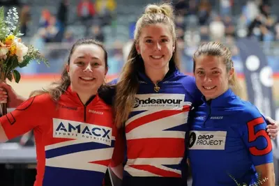 Il podio della velocità femminile alla 3 Giorni di Londra 2025 con Finucane, Capewell e Vece©London 3 Day