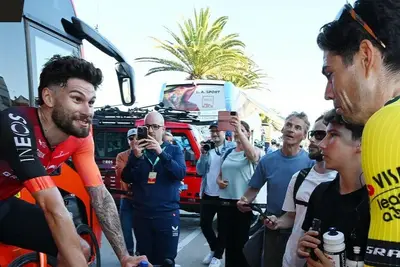 Filippo Ganna con Wout van Aert al termine della prima tappa della Vuelta ao Algarve, annullata dagli organizzatori ©Getty Images