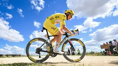 Tadej Pogačar sulle strade della Grand Boucle © Twitter Tour de France