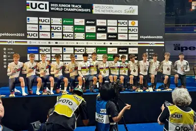 Oro nell'inseguimento a squadre maschile per l'Italia ai mondiali su pista juniores di Apeldoorn ©FCI