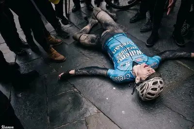 Wout van Aert al termine della Strade Bianche 2018 in maglia Vérandas Willems-Crelan ©Wout van Aert via IG