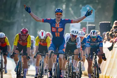 Nils Eekhoff vince la Nokere Koerse 2025 © Team PicNic PostNL via X