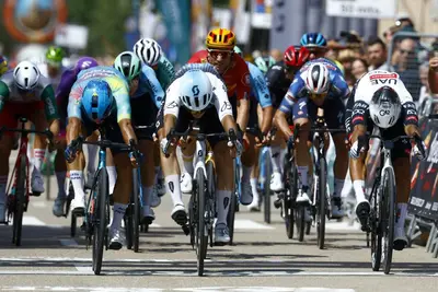 La volata vinta da Moschetti nella Vuelta a Burgos (Foto dal profilo ufficiale della Q36.5 Pro Cycling Team)