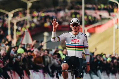 Mathieu van der Poel vince ancora a Hoogerheide ©UCI Cyclocross