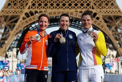 Kristen Faulkner, Marianne Vos e Lotte Kopecky sul podio dei Giochi Olimpici di Parigi 2024 © EF Pro Cycling via X