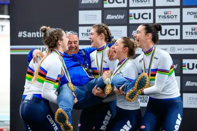 Il quartetto femminile campione del mondo ai mondiali di Santiago del Cile 2025 con Marco Villa ©FCI