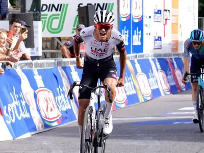 Isaac Del Toro vince il GP Industria e Commercio 2025 davanti a Christian Scaroni (foto Stabbia)
