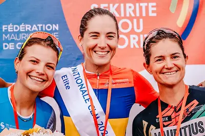 Kim Le Court sul podio del campionato di Mauritius ©Daphney Dupré (Da AG Insurance-Soudal)