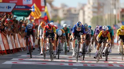 Bryan Coquard vince l'ottava tappa alla Vuelta 2026 ©EFE