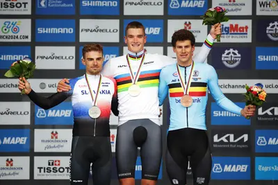 Il podio del Campionato del Mondo di Ciclismo su Strada Uomini U23 2024 © UCI via X