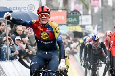 Mads Pedersen vince la sesta tappa ©Paris-Nice