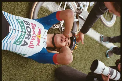 Davide Donati vince la Parigi-Roubaix Espoirs 2026 ©Tony Wilcha