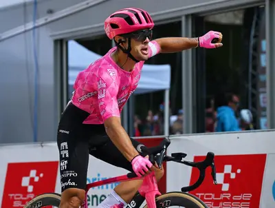 Vincenzo Albanese vince la seconda tappa del Tour de Suisse 2025 © EF Education-EasyPost via X