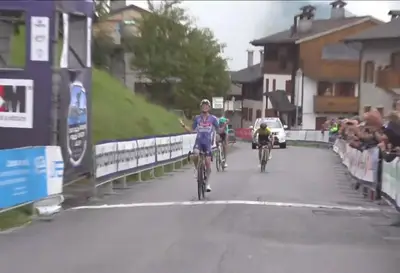 Aaron Dockx vince a Sauris © Oradelciclismo