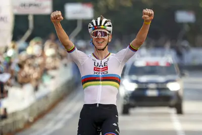 Tadej Pogačar vince la Tre Valli Varesine ©UAE Team Emirates