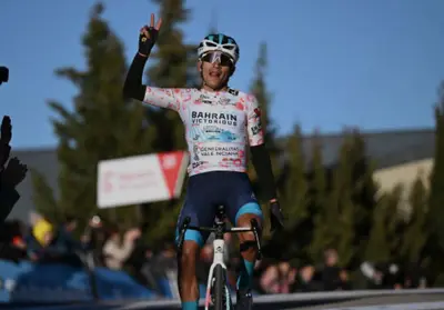 Santiago Buitrago vince la quarta tappa della Valenciana 2025 ©CyclingHighlights