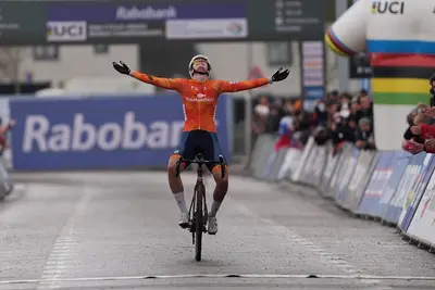 Leonie Bentveld vince la prova donne U23 dei Mondiali di ciclocross di Hulst © UCI Cyclocross