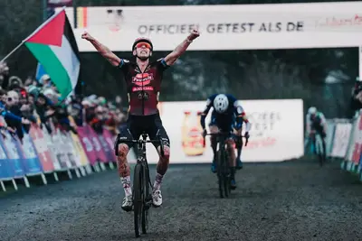 Michael Vanthourenhout vince il secondo round di Coppa del Mondo di Ciclocross a Dublino © UCI Cyclocross / Gaetan Flamme via X
