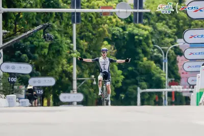 Aaron Gate trionfa in solitaria al Tour of Hainan