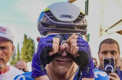 Pelayo Sánchez commosso al termine della sesta tappa del Giro d'Italia 2024 ©SprintCycling