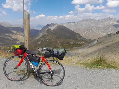 Cicloturismo sulle Alpi francesi © Umberto Bettarini