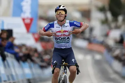 Remco Evenepoel si aggiudica anche la 4a tappa della Volta Valenciana 2026 (Cor Vos)